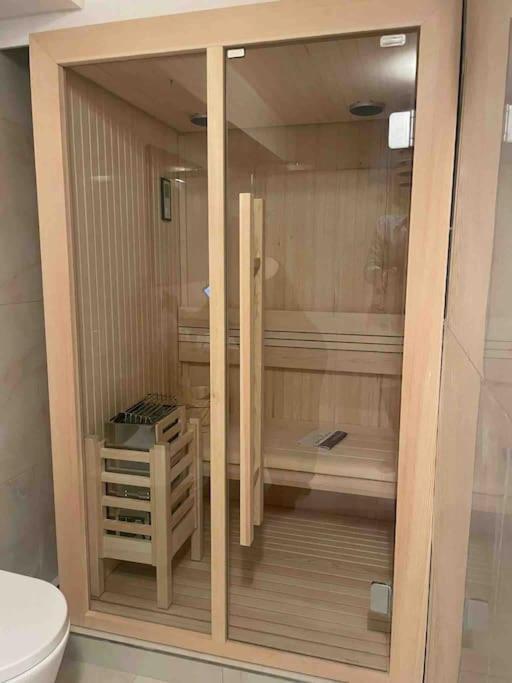 Appartamento Con Piscina E Sauna Bissone Ngoại thất bức ảnh