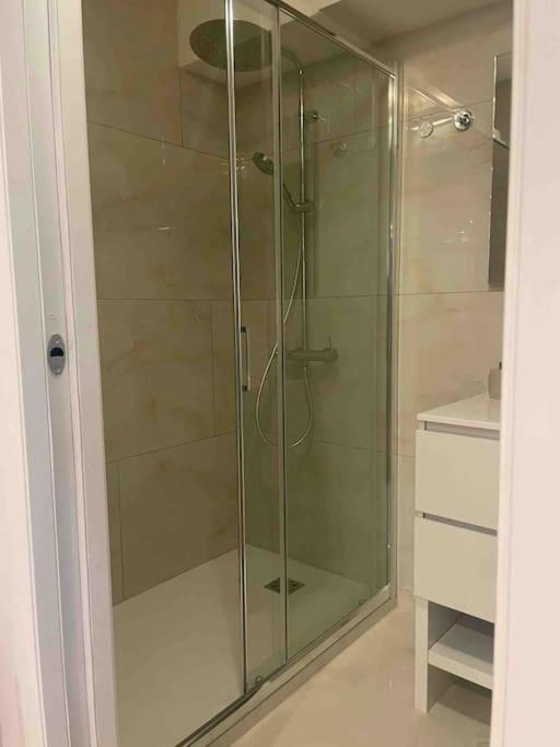 Appartamento Con Piscina E Sauna Bissone Ngoại thất bức ảnh